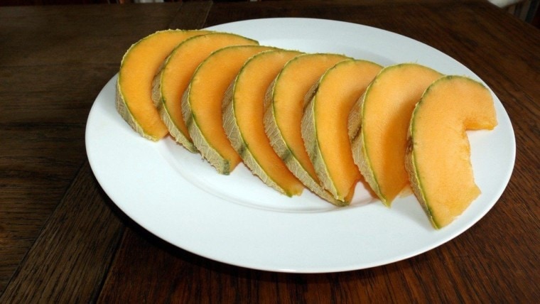slices of cantaloupe