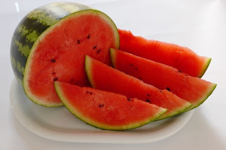 sliced watermelon in plate