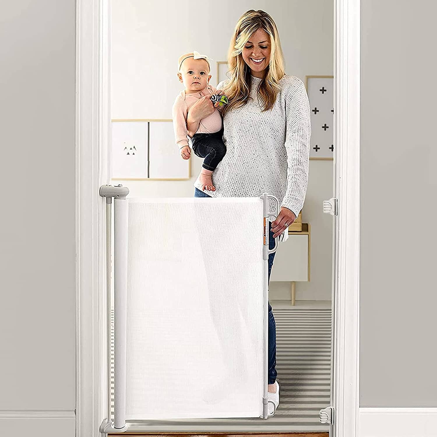 Momcozy Retractable Baby Gate, 33” Tall (1)