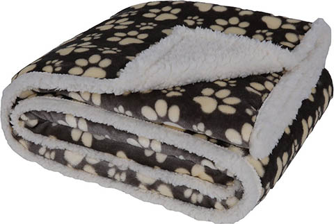 HappyCare Textiles Ultra Soft Flannel Cat & Dog Blanket