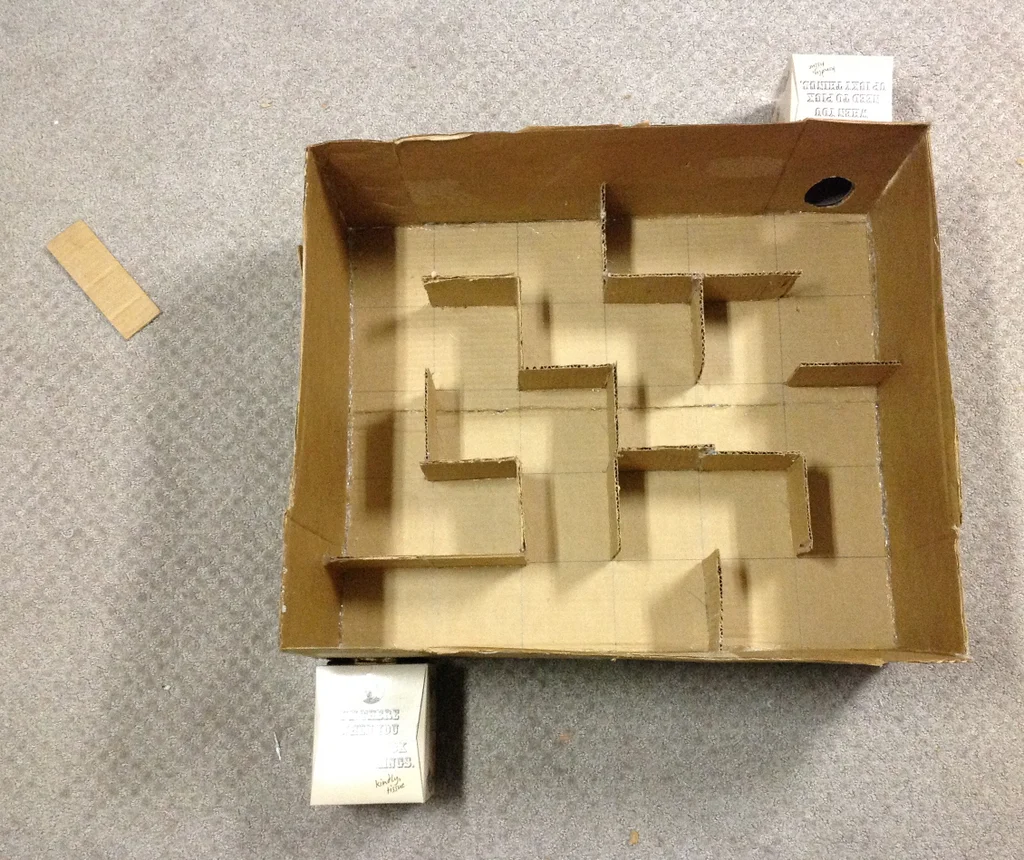 Box Maze by instructables