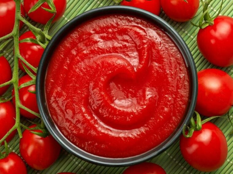 bowl of tomato sauce